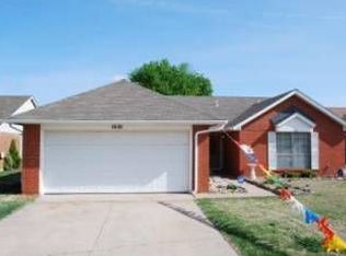 1601 NE 8th St, Moore, OK 73160