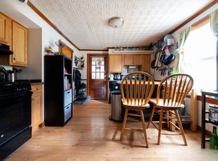 11 Montgomery St #2, Cambridge, MA 02140