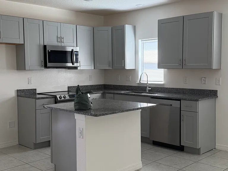 2860 Surf Dr — Photo 11