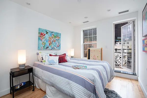 Sold by The InHouse Group | media 9