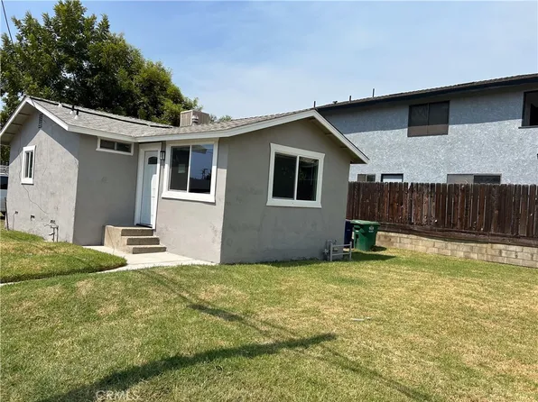 201 Manzanillo St, Woodlake, CA 93286