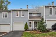 Chandler Pl-S0411-001.jpg