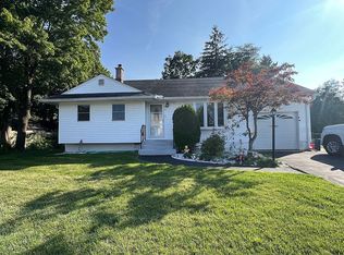 3 Archer Dr, Monroe, NY 10950