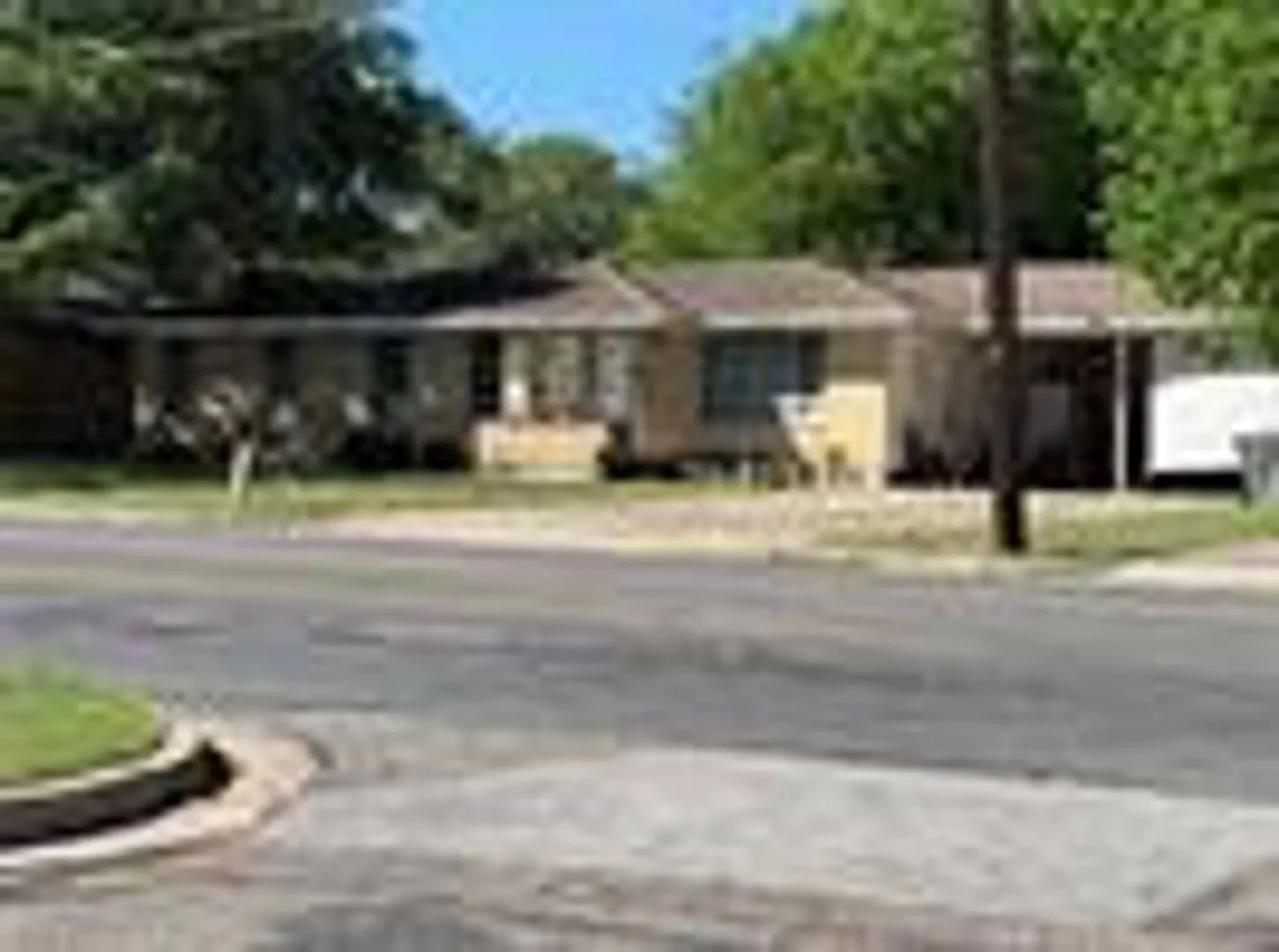 2408 Lake Air Dr — Photo 3