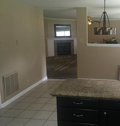 5th image of 1705 Melinda Ln