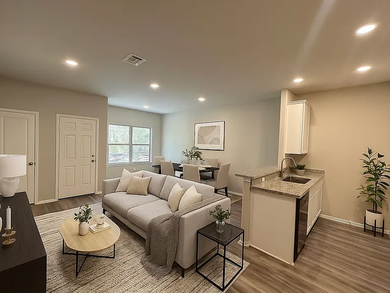 1149F Southwood Dr — Photo 1