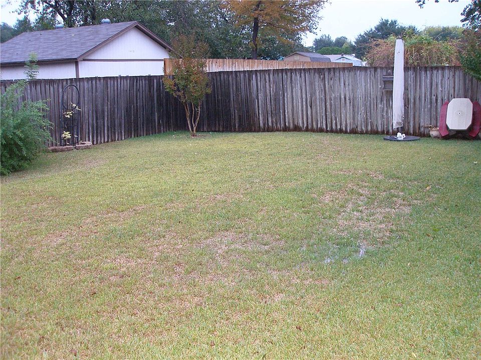 2nd image of 1413 White Oak Dr