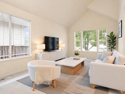 305 Hansbery Way, Santa Rosa, CA, 95409