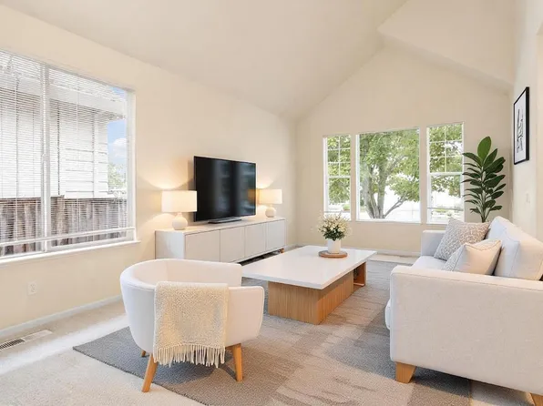 305 Hansbery Way, Santa Rosa, CA 95409