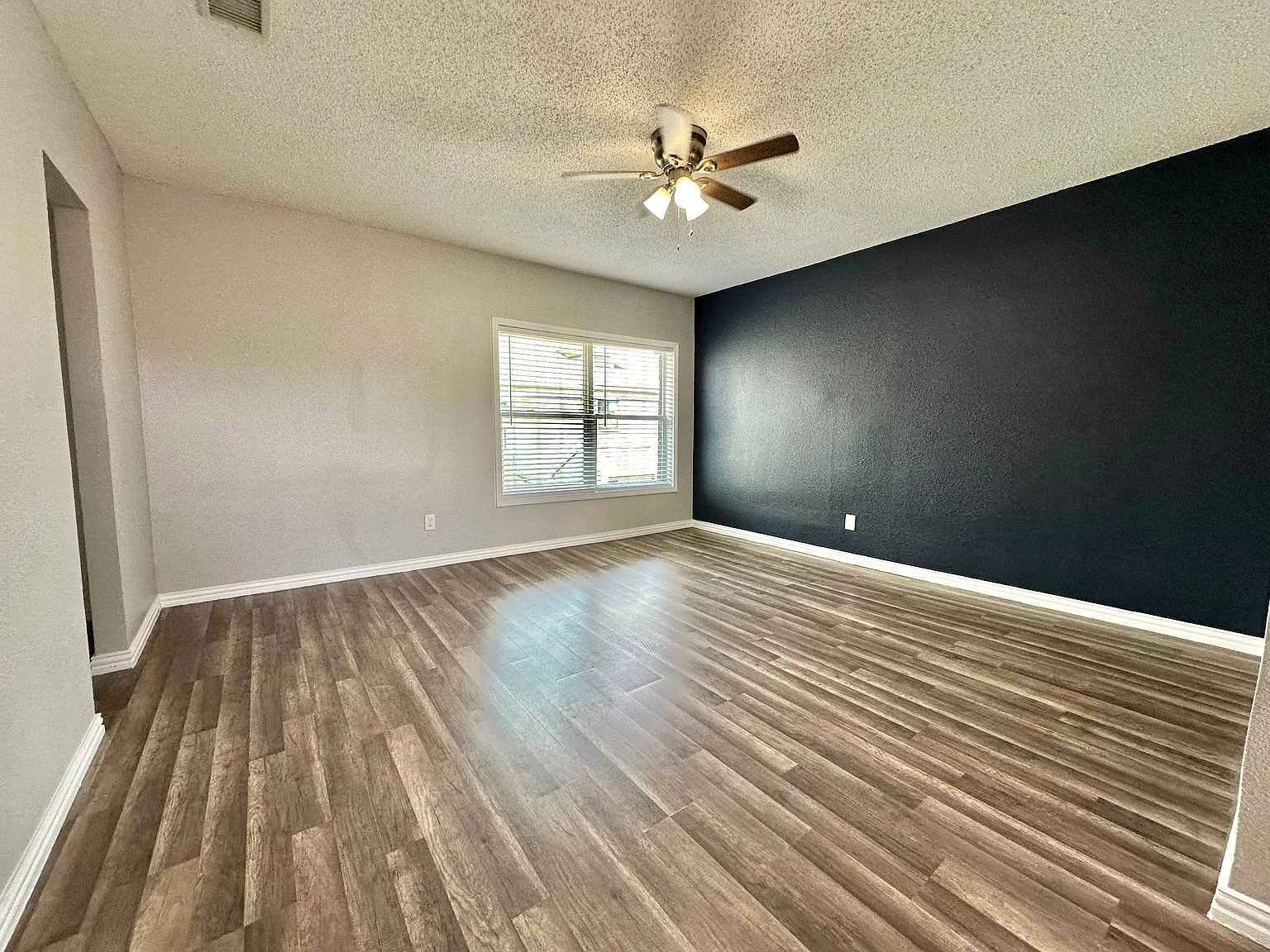 225 N. Munger Blvd - Small Apartment Community in East Dallas — Photo 4