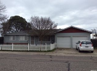 950 Trinity St, Manteca, CA 95336