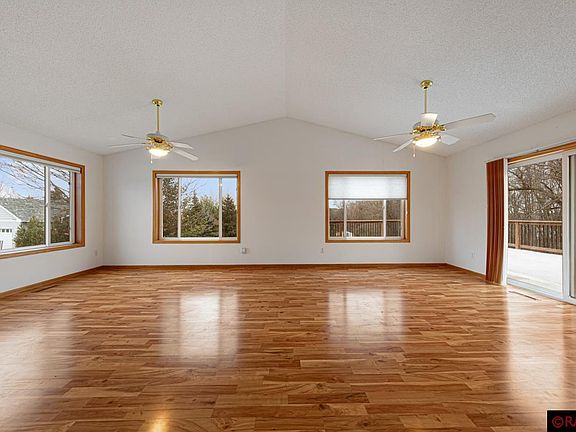 5th image of 405 E Woodridge Dr