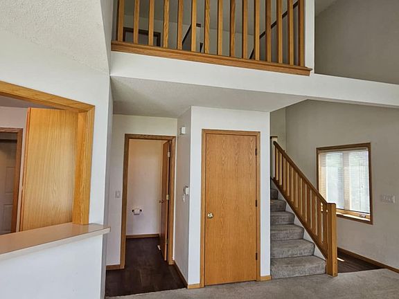 5th image of 447 Sugar Creek Ln
