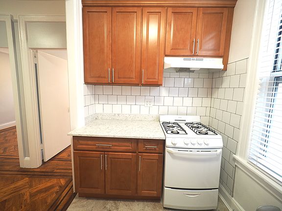 4th image of 34-29 43rd St #3T