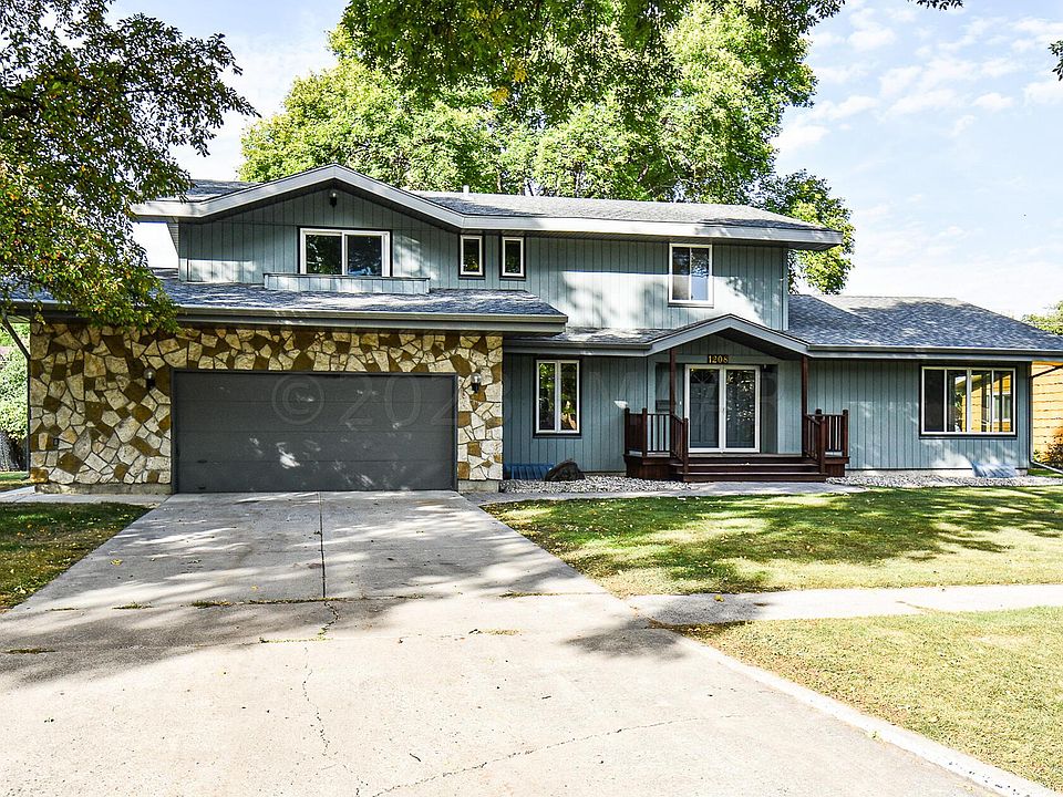 1208 Oak St N, Fargo, ND 58102 MLS 224880 Zillow