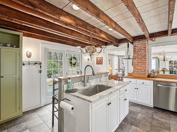 5th image of 35 Old Littleton Rd