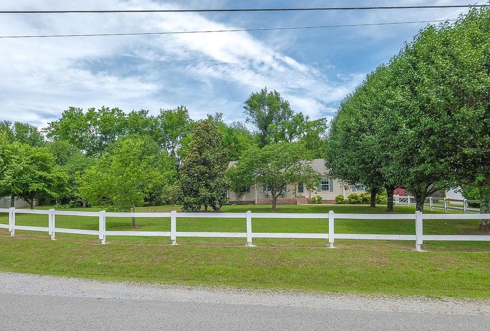 1st image of 240 Homewood Dr