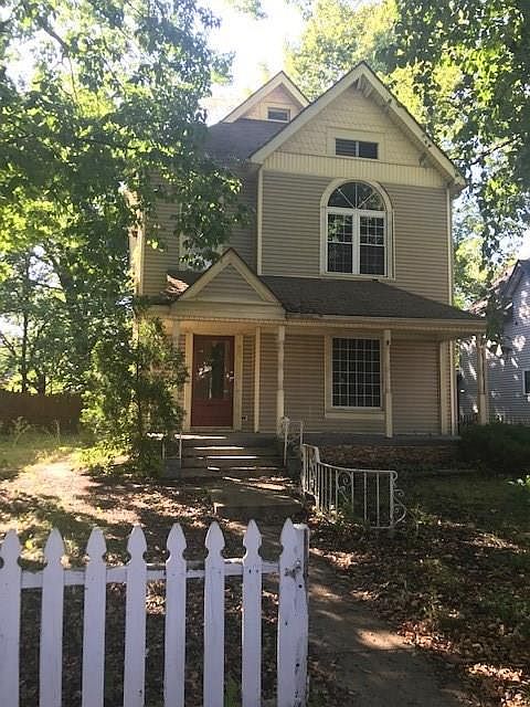 1st image of 2912 N Boulevard Pl