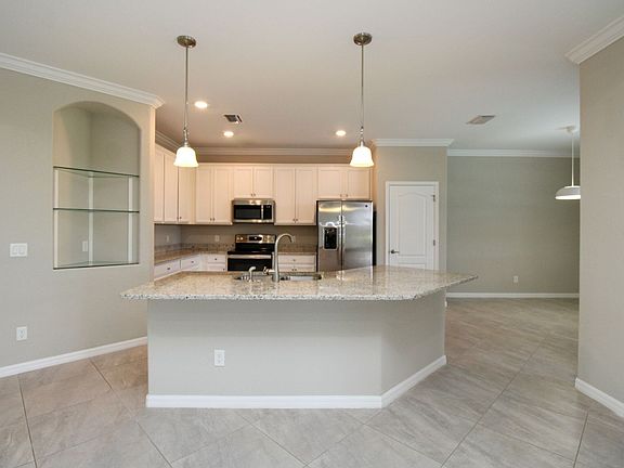 3rd image of 2365 Tangerine Ln