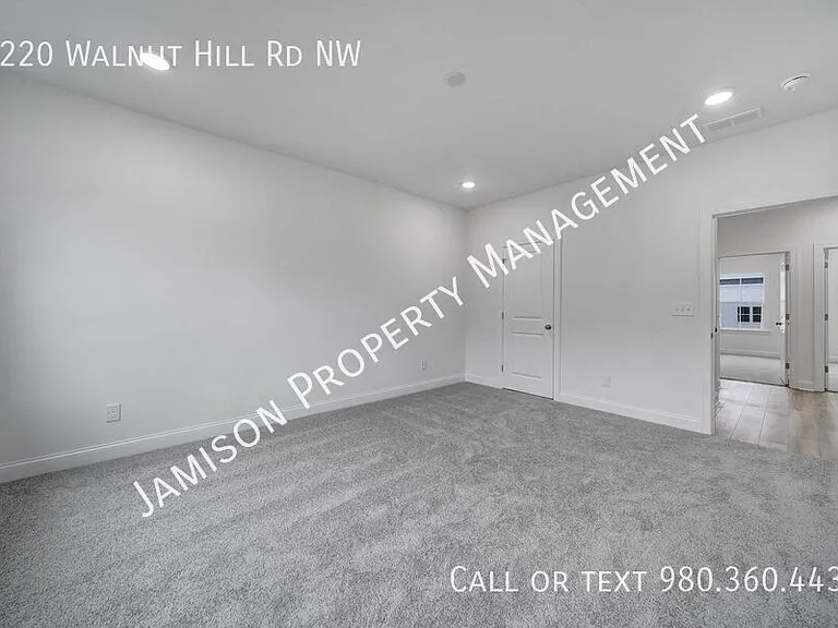 9220 Walnut Hill Rd NW — Photo 20