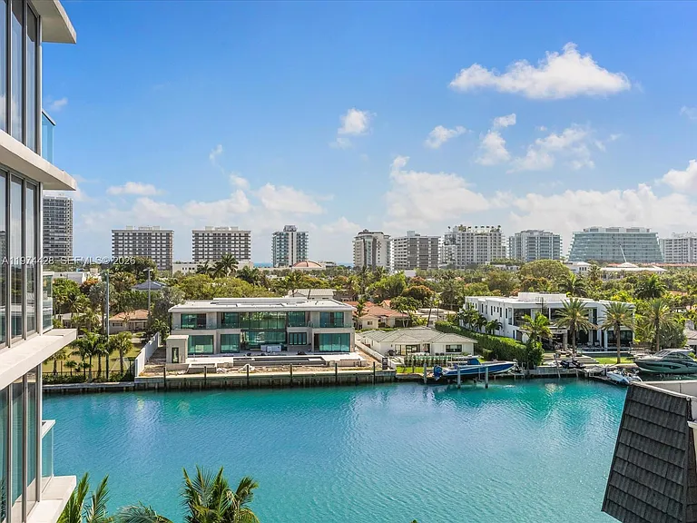 9521 E Bay Harbor Dr #705 — Photo 40