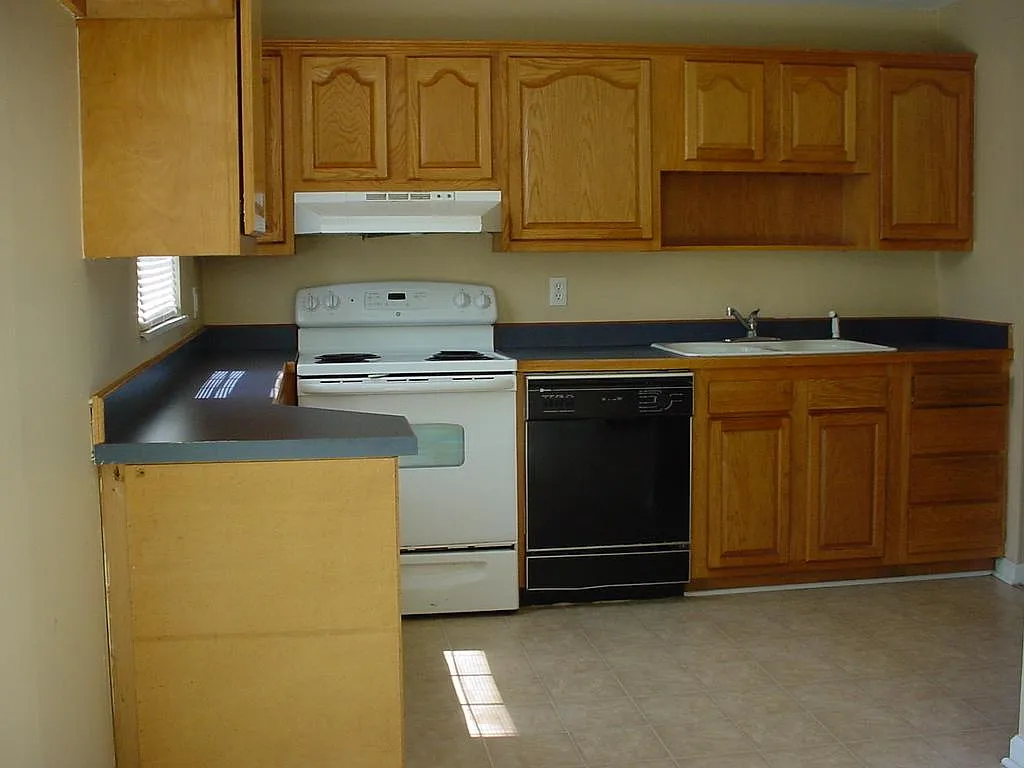 3 bed, 1600 sqft, $1,850 — Photo 4
