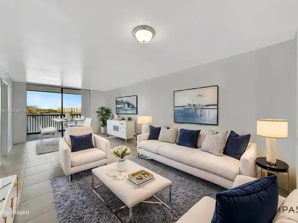 117 Lake Emerald Drive #408, Oakland Park, FL 33309