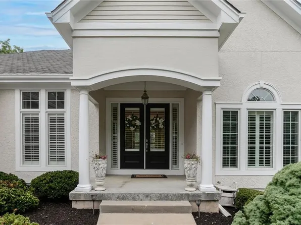 5002 W 143rd Ter, Leawood, KS 66224