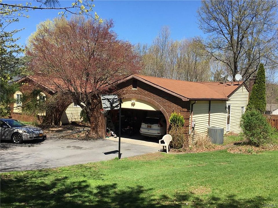 1st image of 7 Arlington Dr