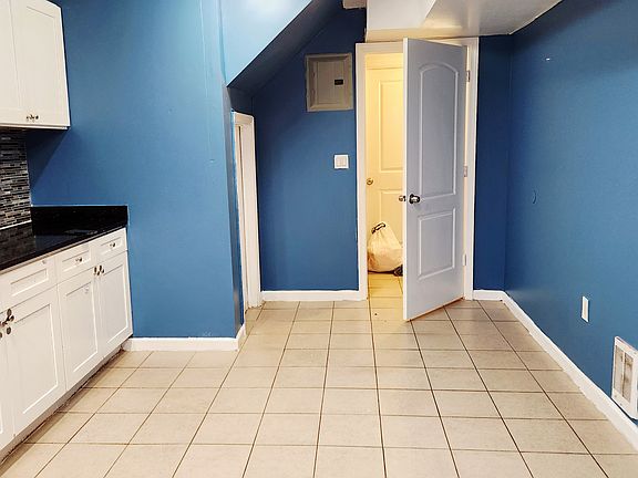 5th image of 87 Debevoise Ave Floor 2