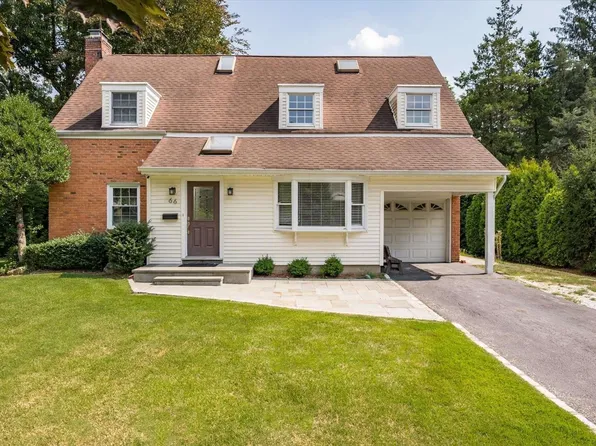 66 Magnolia Lane, East Hills, NY 11577