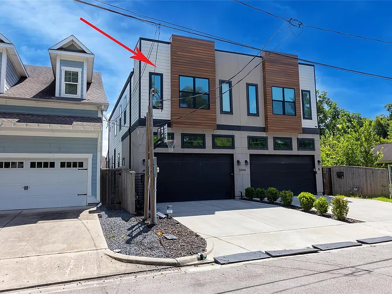 3404 Rogers St #A — Photo 2
