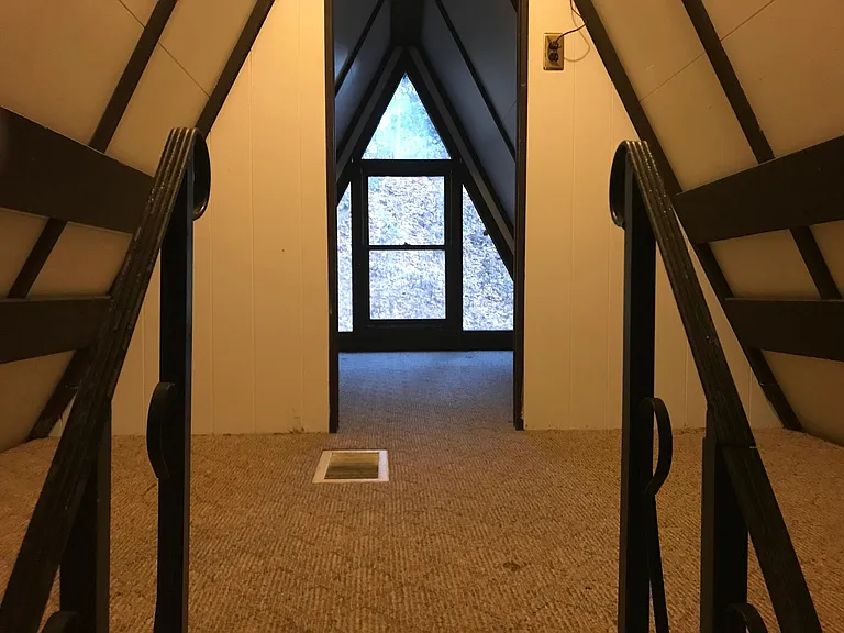 53 Arlington Dr — Photo 3