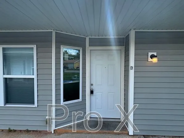 405 Park St #D, Springdale, AR 72764
