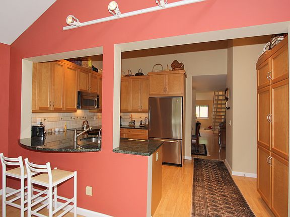 5th image of 109 Oakridge Dr #109