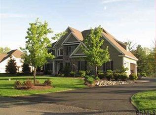 734 Waldens Pond Rd, Albany, NY 12203