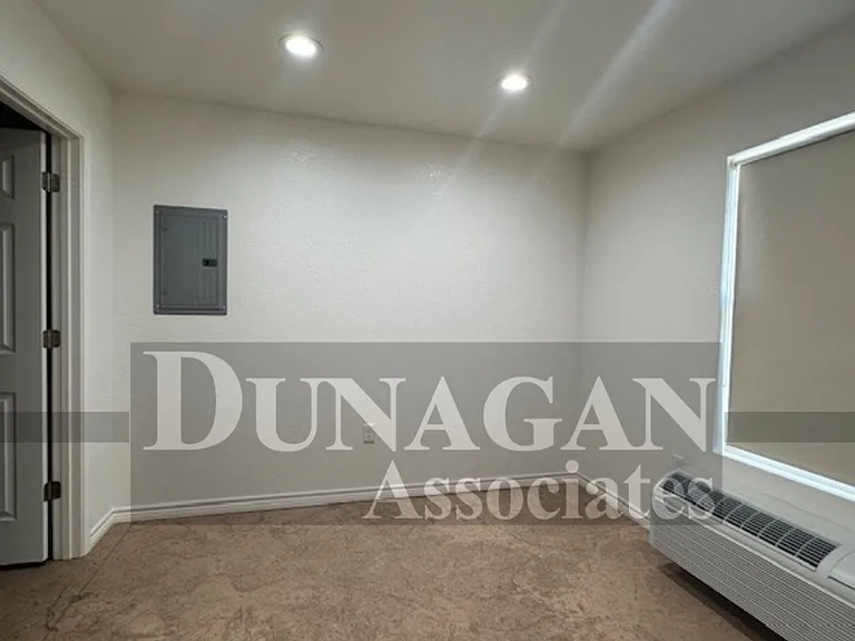 701 N Lake St — Photo 6