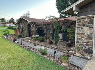 206 Big Tree Dr, Bentonville, AR 72712