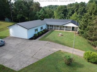 1232 Chestnut St, South Charleston, WV 25309