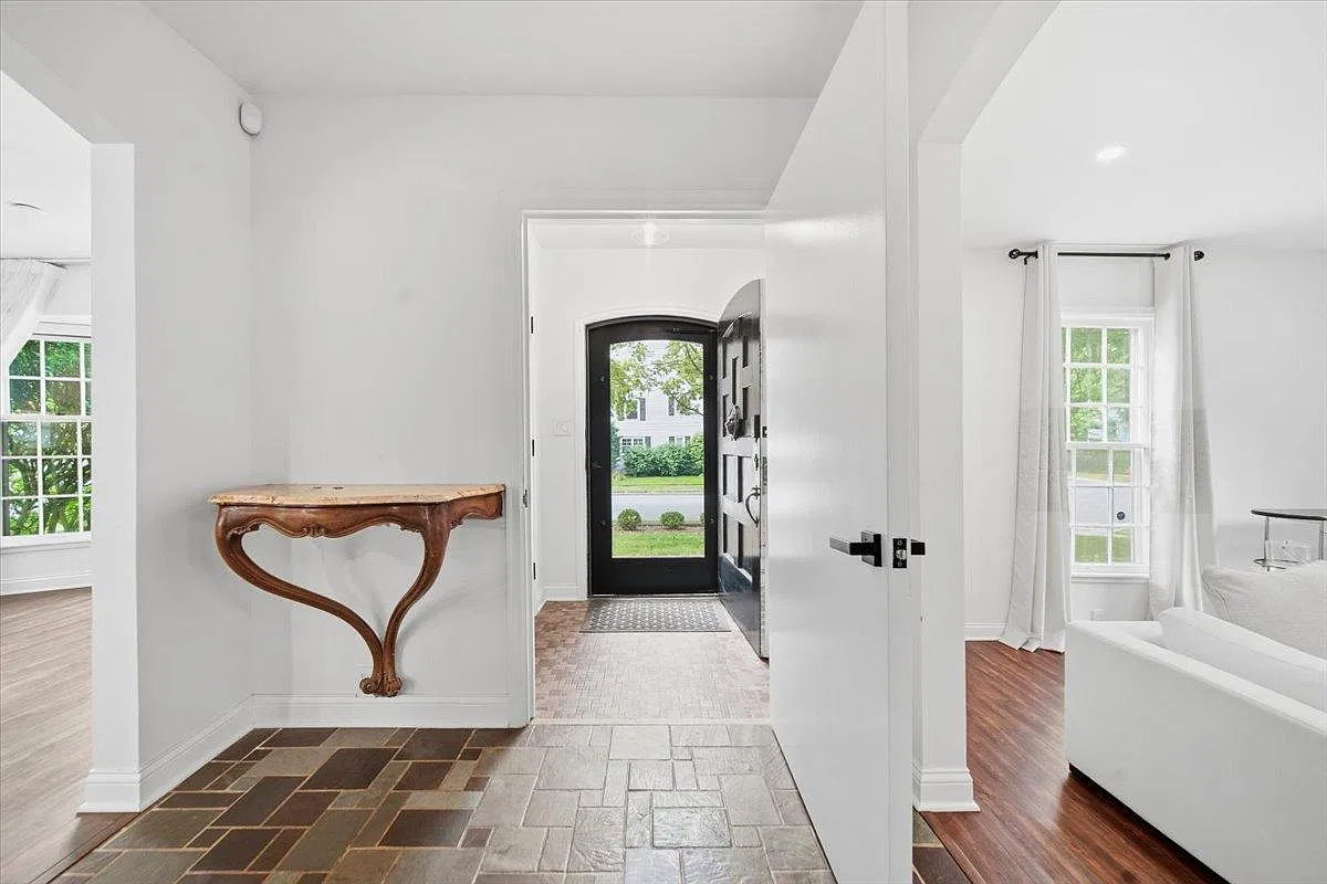 4 bed, 3.5 bath, 4167 sqft, $6,500 — Photo 4