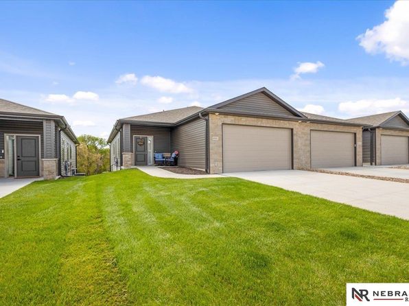 6941 Claystone Dr, Lincoln, NE 68521