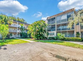 469 N Pine Island Rd APT B305, Plantation, FL 33324