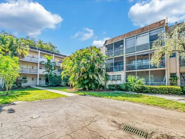 469 N Pine Island Rd APT B305, Plantation, FL 33324