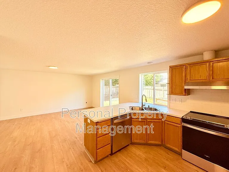 16900 NE 22nd St — Photo 15