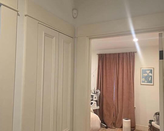 4th image of 2500 Hyperion Ave