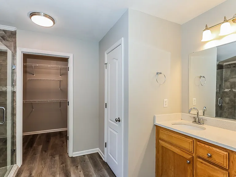 185 Revolutionary Dr — Photo 11