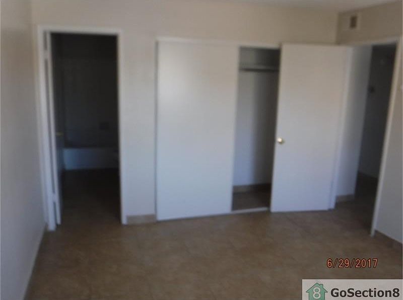 2nd image of 2077 Exeter Dr APT 2