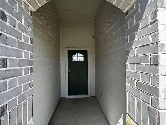2nd image of 320 Belmont Pl
