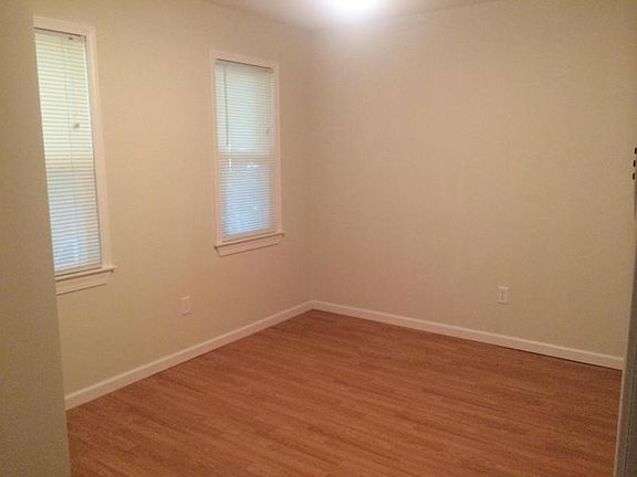 3rd image of 3817 Juniper Pl