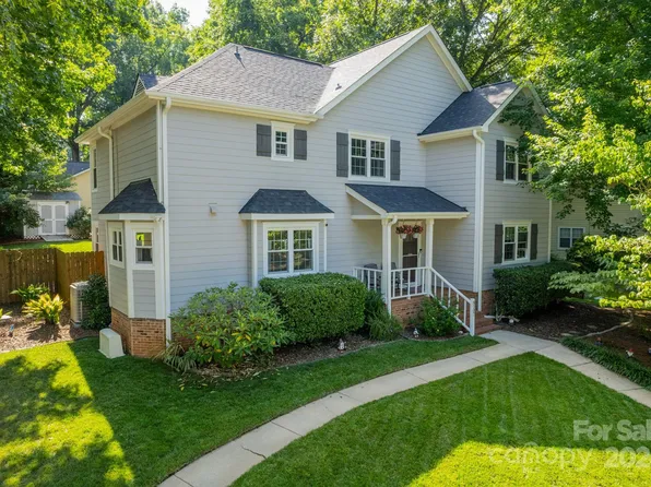 8107 Bush Mill Ln, Charlotte, NC 28270